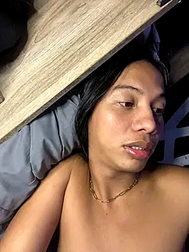 whiteladyboy online show from December 4, 9:51 am