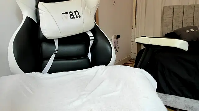 Valerioe online show from September 22, 1:46 pm