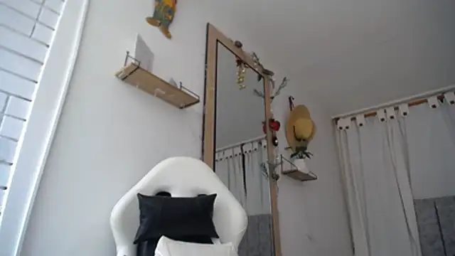 Valerioe online show from December 5, 1:31 pm