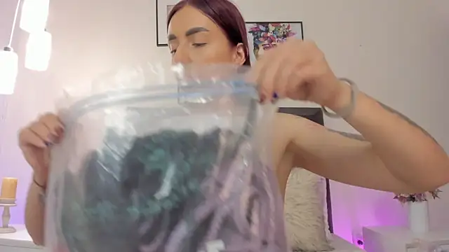 helen mooree online show from September 26, 12:53 pm