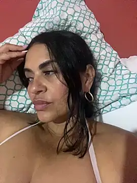 Snapshot of paolagomez_ chatting on May 31, 9:27 pm paolagomez online show from May 31, 9:27 pm