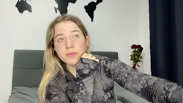 Embersweetbunny online show from January 30, 6:54 pm