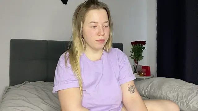 Embersweetbunny online show from February 7, 2:47 pm