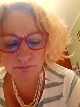 Snapshot of VirginiaNurse chatting on May 15, 8:49 pm VirginiaNurse online show from May 15, 8:49 pm