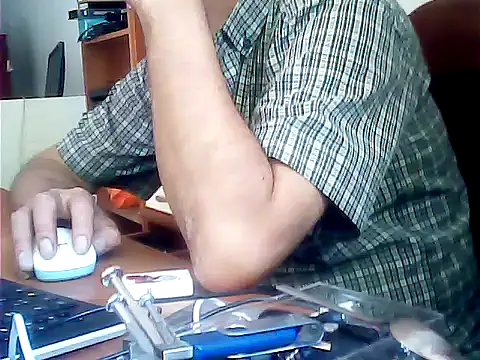 Snapshot of zormen355 chatting on June 27, 2:01 pm zormen355 online show from June 27, 2:01 pm
