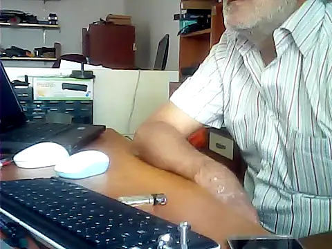 Snapshot of zormen355 chatting on July 3, 9:05 am zormen355 online show from July 3, 9:05 am