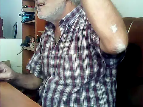 Snapshot of zormen355 chatting on July 21, 10:28 am zormen355 online show from July 21, 10:28 am