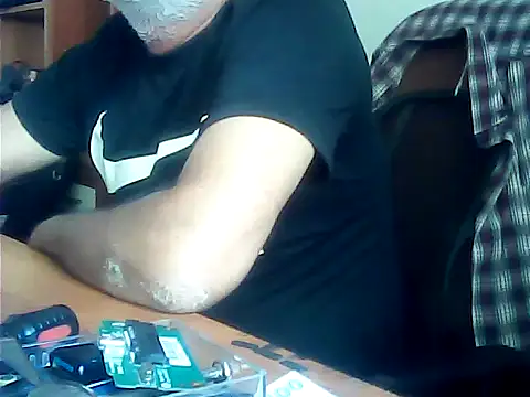 Snapshot of zormen355 chatting on July 27, 9:38 am zormen355 online show from July 27, 9:38 am