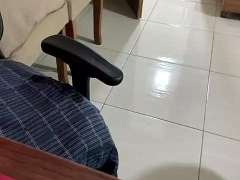 Snapshot of Hsavio chatting on December 2, 11:11 pm Hsavio online show from December 2, 11:11 pm