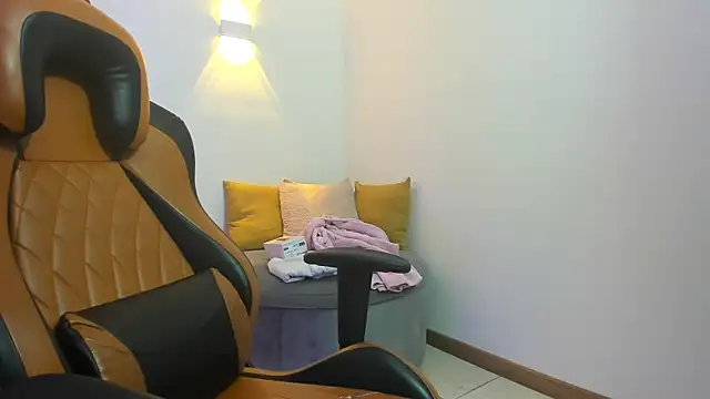 Lizzie Williams  online show from September 24, 3:21 am