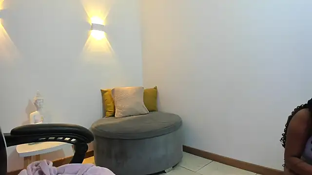 Lizzie Williams  online show from October 2, 3:02 am