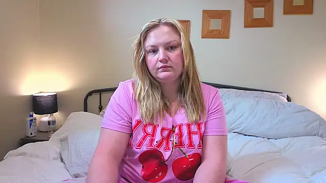 PhatAssBlond online show from February 23, 5:21 pm