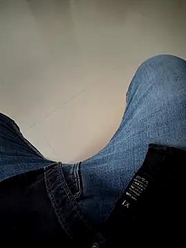 Snapshot of SplitPrestige19 chatting on November 14, 10:36 am SplitPrestige19 online show from November 14, 10:36 am