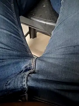 Snapshot of SplitPrestige19 chatting on November 21, 10:36 am SplitPrestige19 online show from November 21, 10:36 am