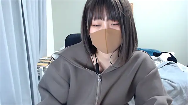 Snapshot of izumi__123 chatting on December 5, 12:22 pm izumi 123 online show from December 5, 12:22 pm