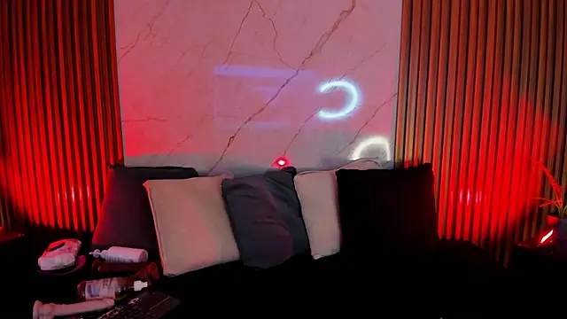 Emiilycollins online show from January 23, 9:39 pm