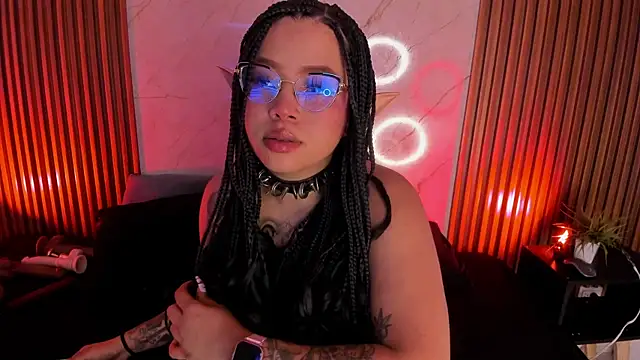 Emiilycollins online show from February 12, 9:33 pm