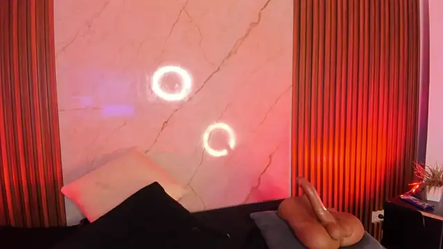 Emiilycollins online show from March 13, 12:48 am