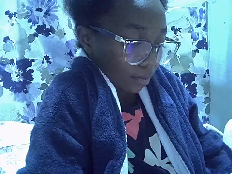 ElianeHot online show from June 13, 6:39 pm