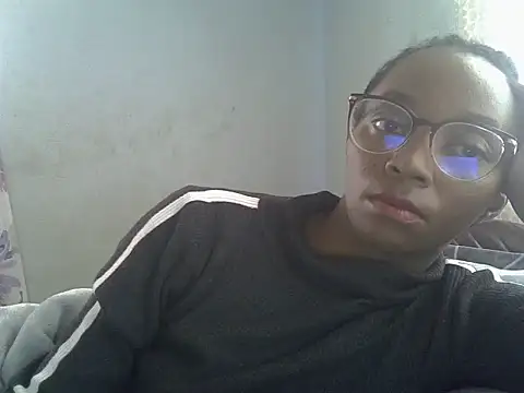 Snapshot of ElianeHot chatting on June 30, 7:53 am ElianeHot online show from June 30, 7:53 am