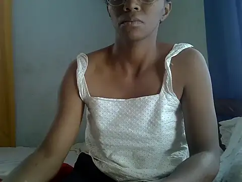 Snapshot of ElianeHot chatting on July 5, 10:22 am ElianeHot online show from July 5, 10:22 am