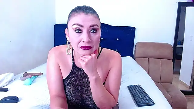 Snapshot of katarinademon chatting on July 8, 8:13 pm katarinademon online show from July 8, 8:13 pm