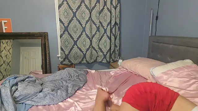 Snapshot of petitebarbiexxx chatting on January 6, 4:26 am petitebarbiexxx online show from January 6, 4:26 am