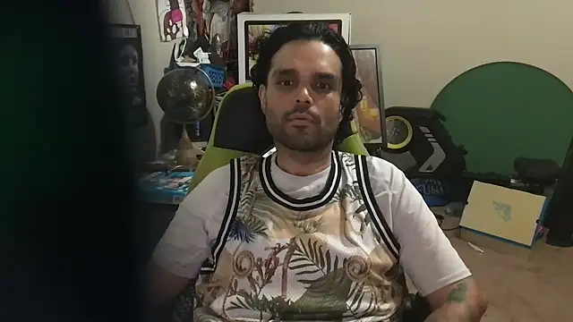 Snapshot of GForceSavage chatting on May 6, 11:43 pm GForceSavage online show from May 6, 11:43 pm