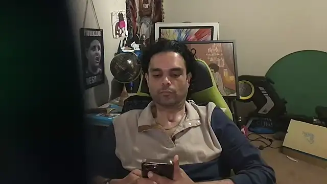 Snapshot of GForceSavage chatting on May 19, 2:18 am GForceSavage online show from May 19, 2:18 am