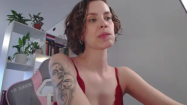 Snapshot of milly_ross chatting on March 3, 8:05 am milly ross online show from March 3, 8:05 am