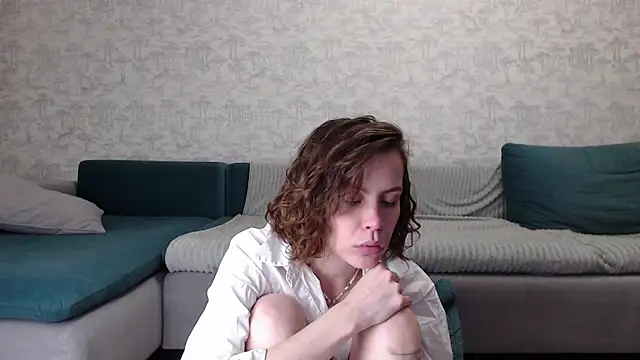 Snapshot of milly_ross chatting on November 16, 1:39 pm milly ross online show from November 16, 1:39 pm