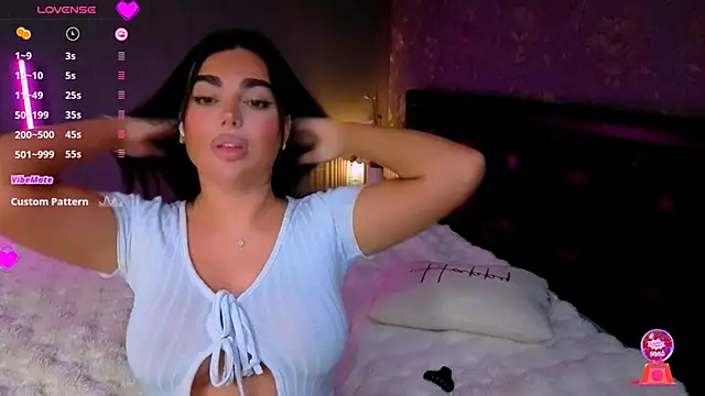 babyleilaa online show from October 19, 7:03 pm