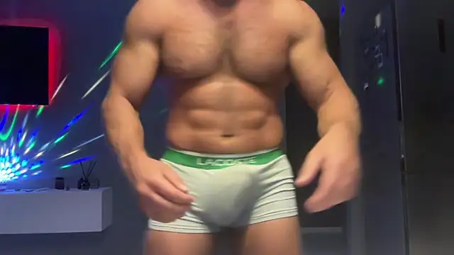 Snapshot of KarlosRichi chatting on January 19, 5:39 pm KarlosRichi online show from January 19, 5:39 pm