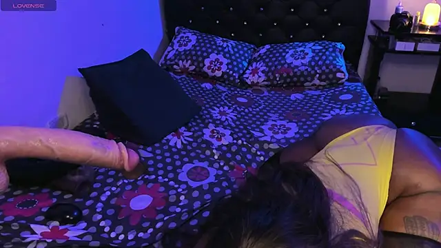 Snapshot of kary_bunny3 chatting on February 27, 8:28 am kary bunny3 online show from February 27, 8:28 am