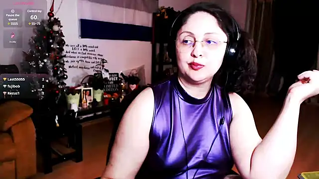 Snapshot of Imperatriza chatting on March 1, 4:33 pm Imperatriza online show from March 1, 4:33 pm