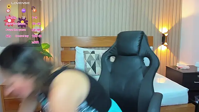 luciana ballesteros  online show from March 5, 12:11 pm