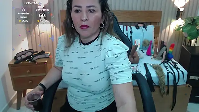 luciana ballesteros  online show from November 13, 12:15 pm