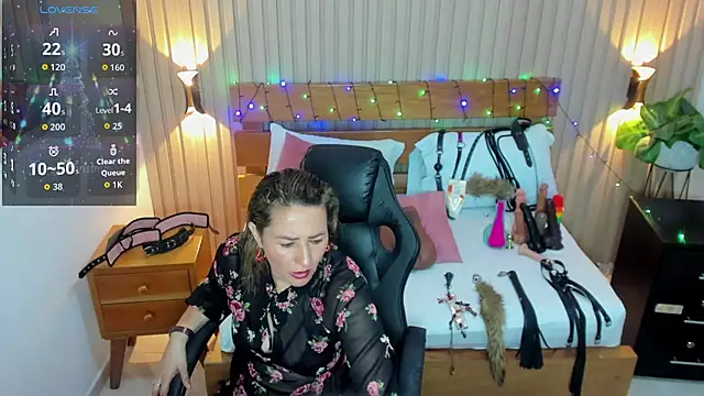 luciana ballesteros  online show from December 17, 12:44 pm