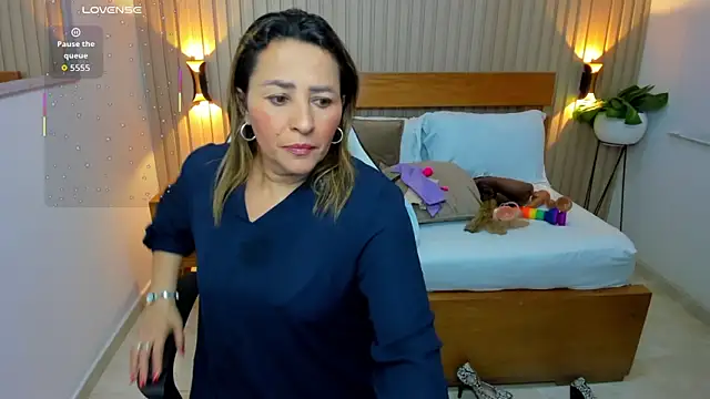 luciana ballesteros  online show from April 30, 12:11 pm