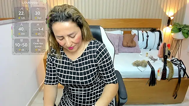luciana ballesteros  online show from July 20, 12:29 pm