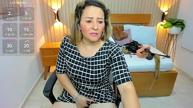 luciana ballesteros  online show from July 27, 12:23 pm