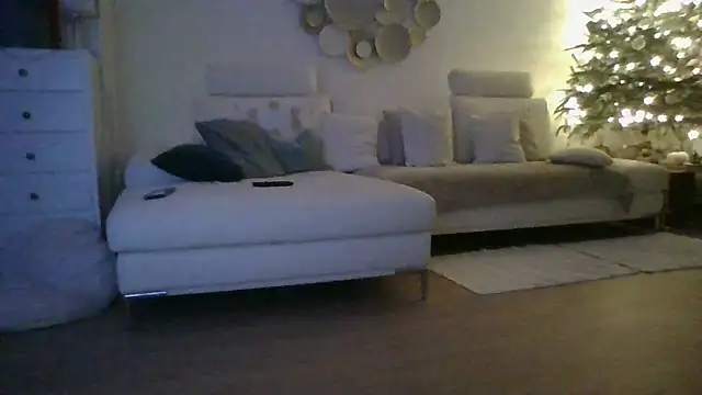 lyajoliee online show from December 11, 8:07 pm