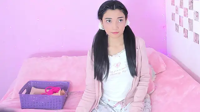 MIDORI BACK 01 online show from February 7, 12:20 am