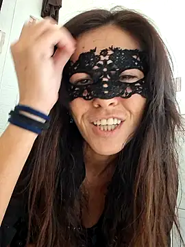 Snapshot of EmySkinny85 chatting on November 18, 3:16 pm EmySkinny85 online show from November 18, 3:16 pm