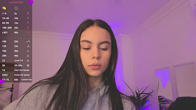 Snapshot of Aleejaa__ chatting on June 17, 11:01 am Aleejaa online show from June 17, 11:01 am