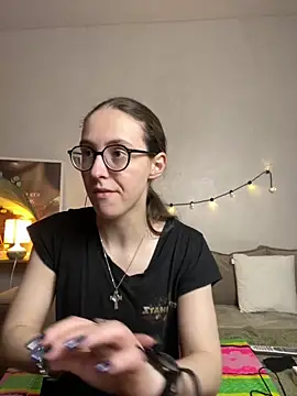 Snapshot of MartiniiSelenna chatting on May 10, 5:45 am MartiniiSelenna online show from May 10, 5:45 am
