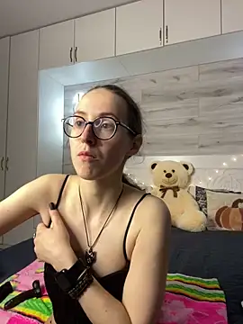 Snapshot of MartiniiSelenna chatting on June 1, 5:53 am MartiniiSelenna online show from June 1, 5:53 am