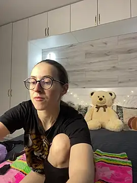 Snapshot of MartiniiSelenna chatting on June 2, 5:53 am MartiniiSelenna online show from June 2, 5:53 am