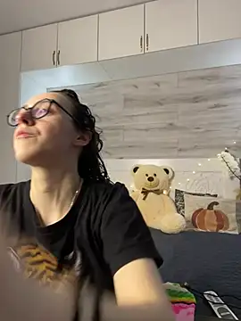 Snapshot of MartiniiSelenna chatting on June 6, 6:07 am MartiniiSelenna online show from June 6, 6:07 am