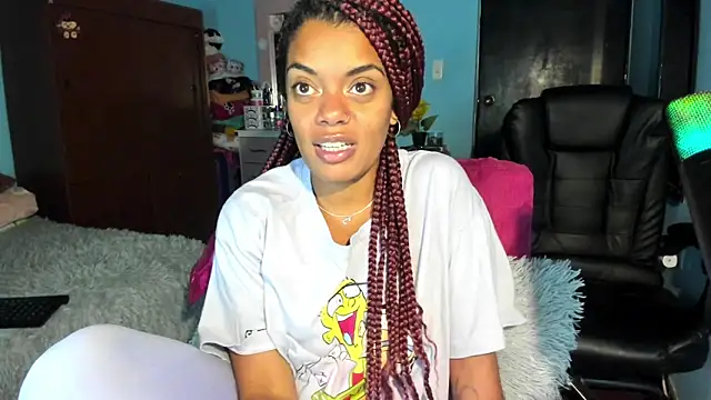 ladyrd1 online show from December 5, 3:15 am